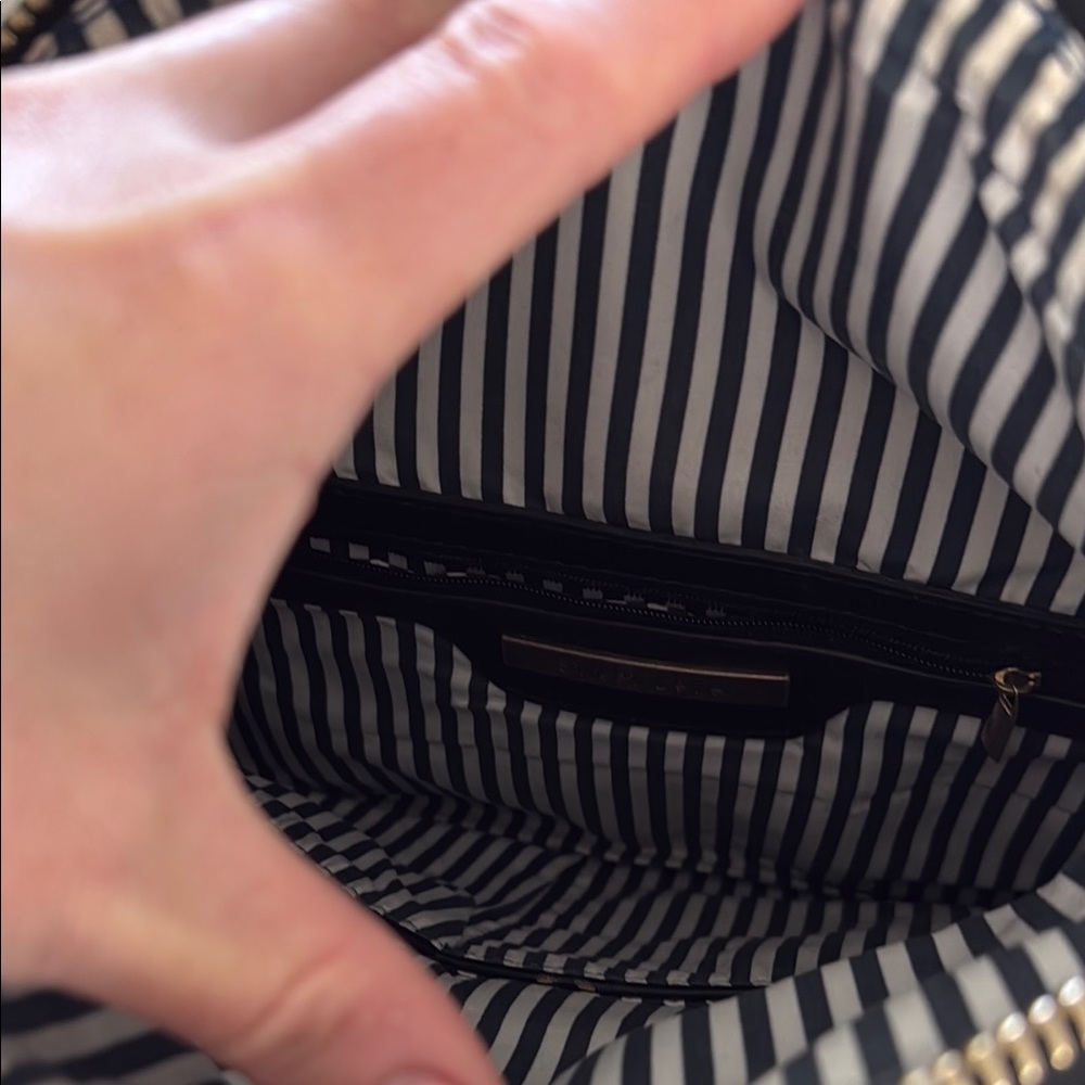 medium sized bag - Picture 2 of 3